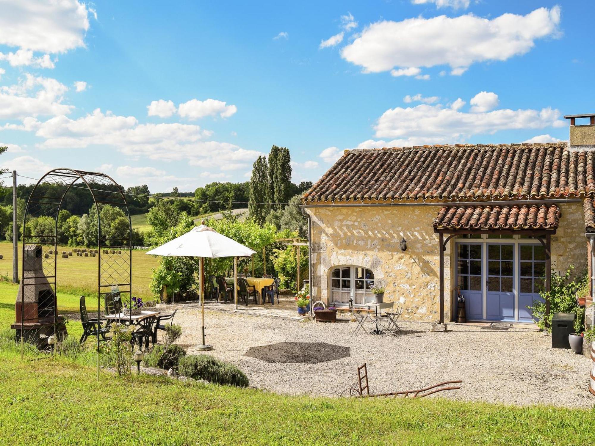 Snug Cottage In Saint Eutrope De Born With Pool Buitenkant foto