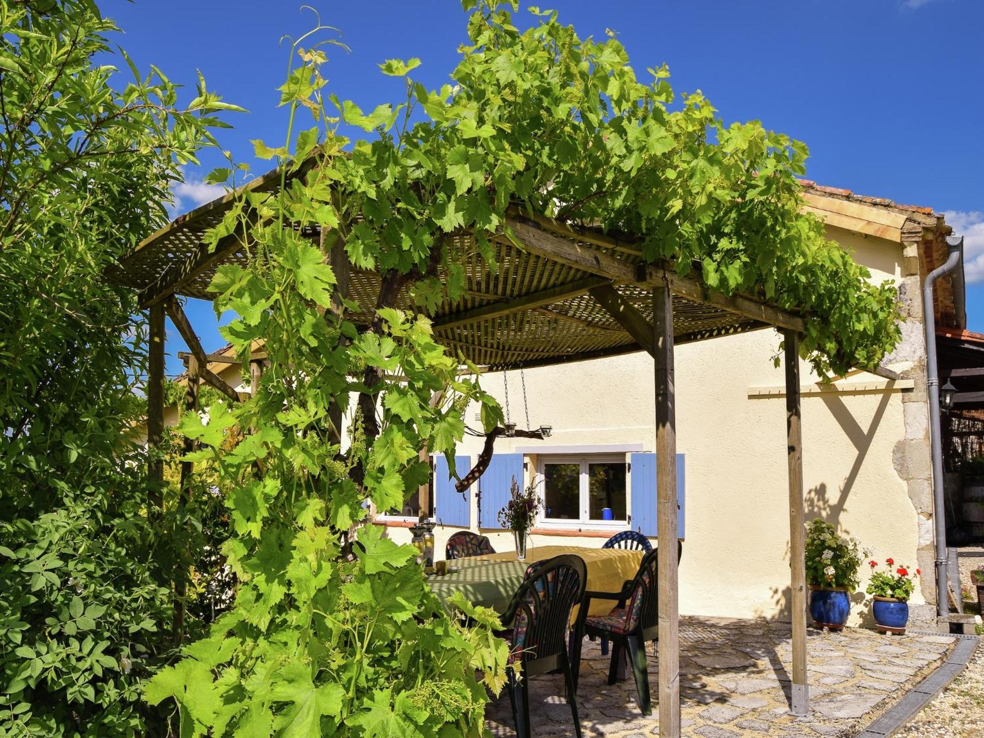 Snug Cottage In Saint Eutrope De Born With Pool Buitenkant foto