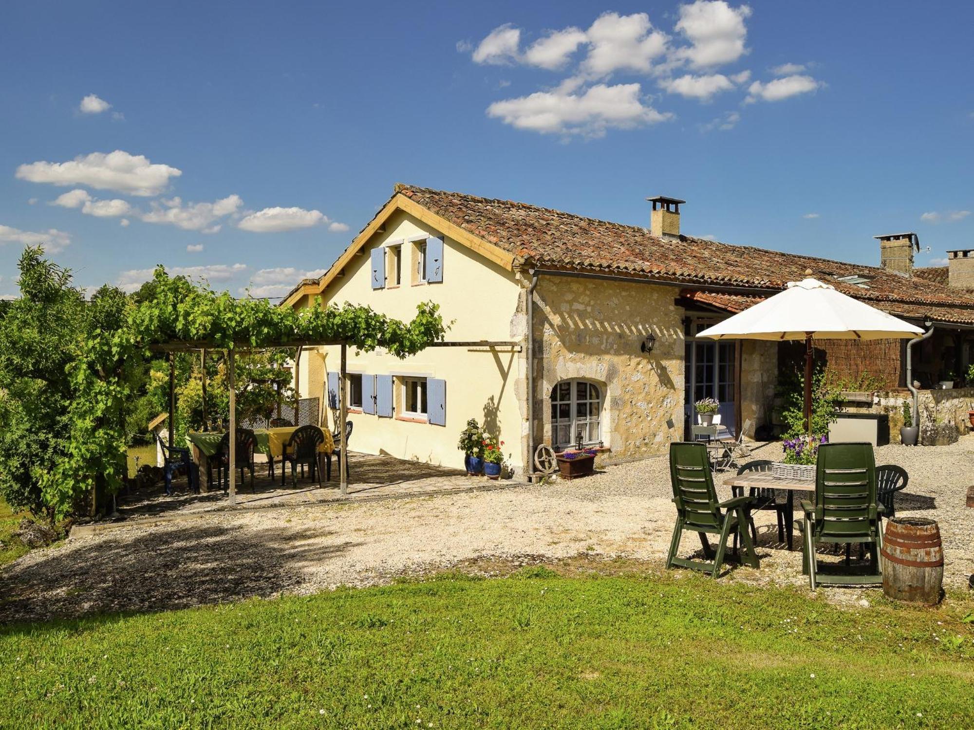 Snug Cottage In Saint Eutrope De Born With Pool Buitenkant foto