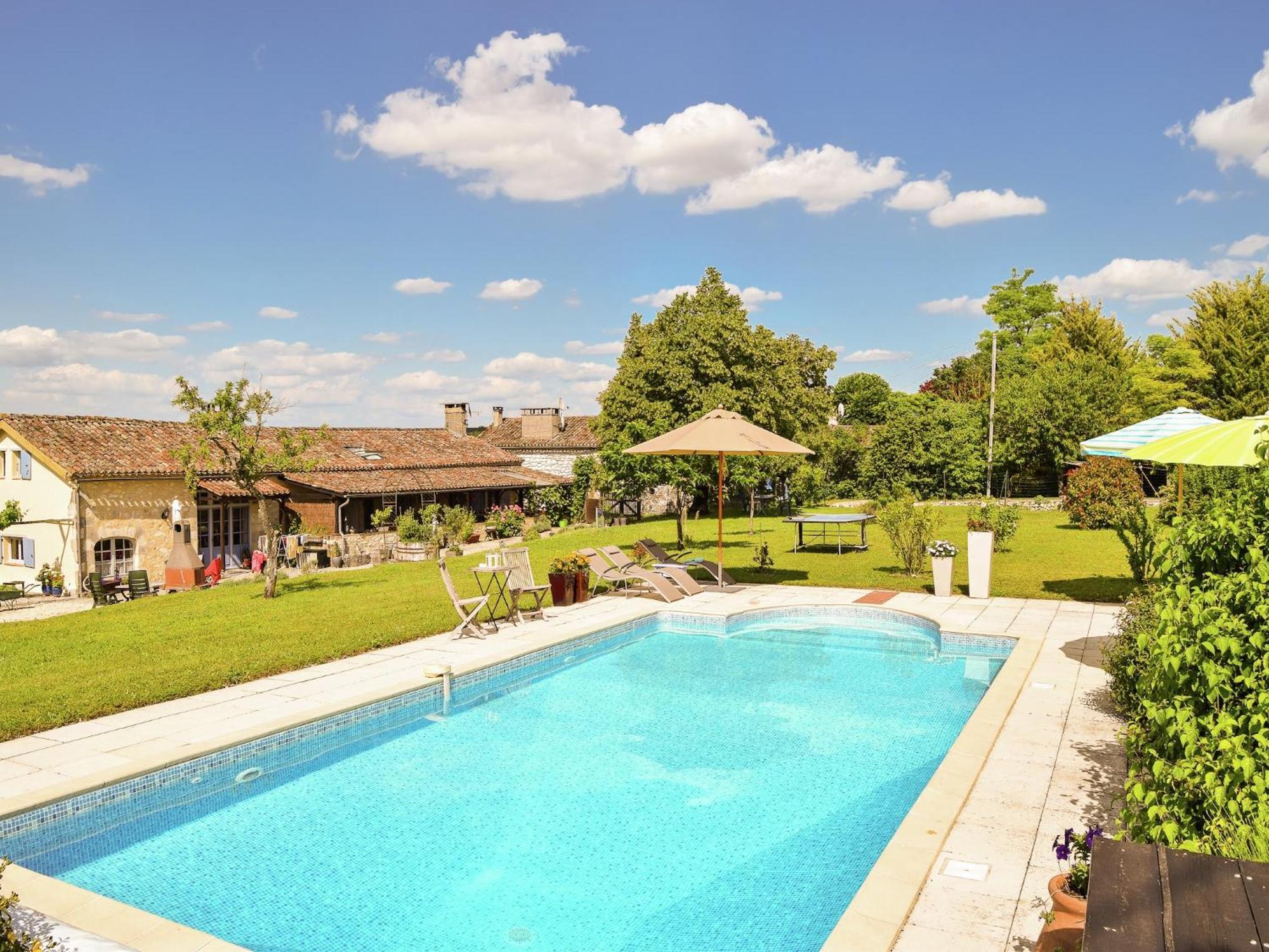 Snug Cottage In Saint Eutrope De Born With Pool Buitenkant foto